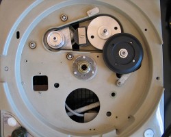 Thorens TD 121 Thorens TD 121 mit abgenommenen Teller