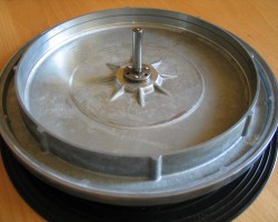 Thorens TD 121 Thorens TD 121 Teller von unten