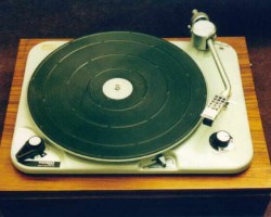 Thorens TD 135 MK II Thorens TD 135 MK II mit Tonarm TP 14