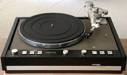 Thorens TD 126 MK III mit Dynavector-Tonarm Thorens TD 126 MK III mit Dynavector-Tonarm und Tonabnehmer DV505