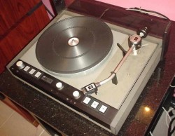 Thorens TD 126 MK III Thorens TD 126 MK III mit EMT929
