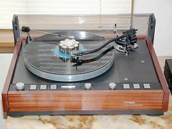 Thorens TD 126 MK III Thorens TD 126 MK III mit Tonarm SME-Series III